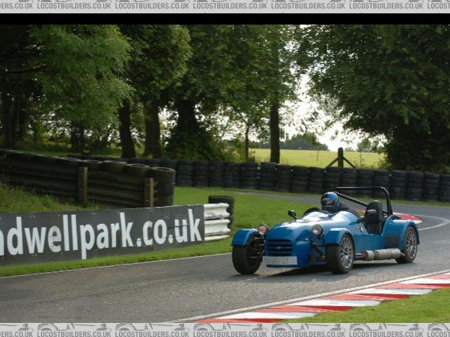 hairpin at cadwell park